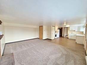 Building Photo - 302 N Argonne Rd
