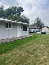 Building Photo - 207 N Prairie St