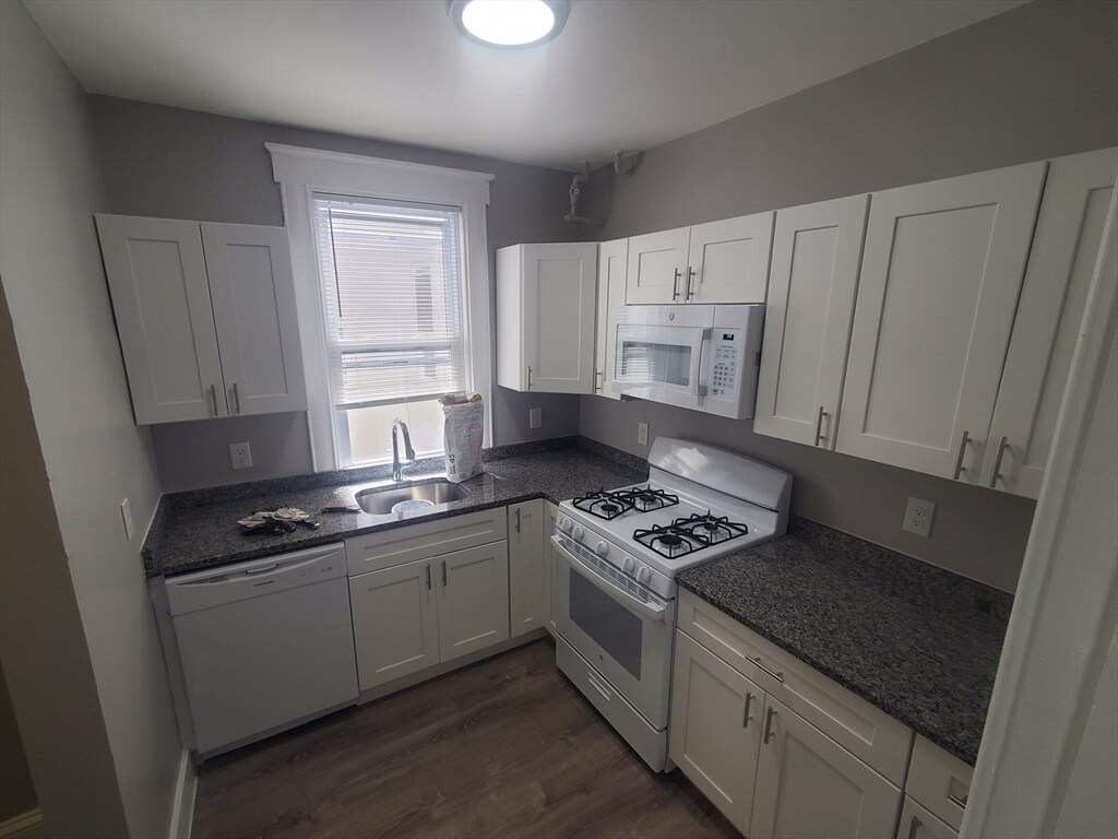 Foto principal - 738 Washington St
