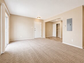 Building Photo - 2664 Eltarose Dr