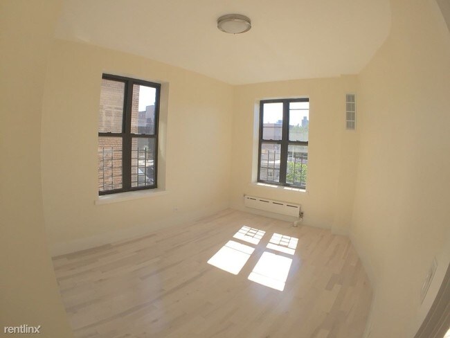 Building Photo - 666 W 188th St