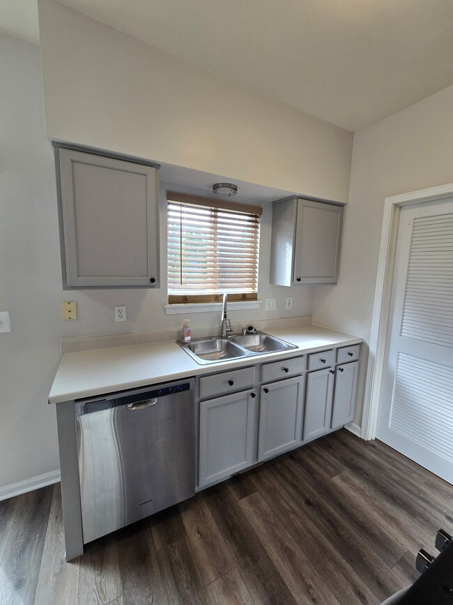 Building Photo - 22241 W Niagara Trl