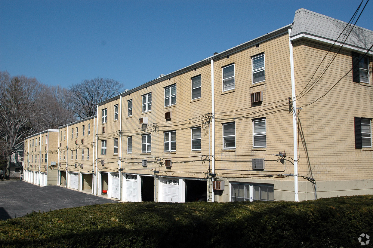 Foto del edificio - Karen Court Apartments