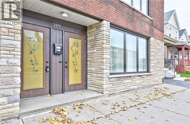 Building Photo - 1476 Barton St E