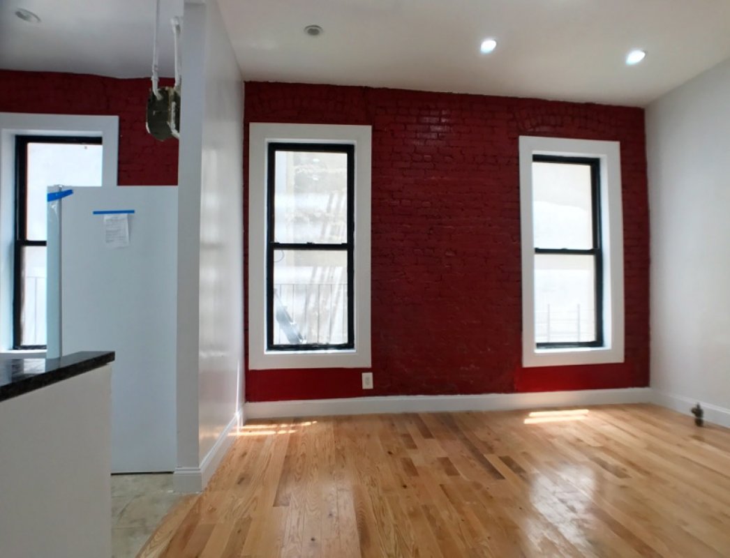 Primary Photo - 247 Audubon Ave
