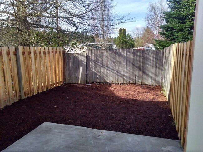 Foto del edificio - 875 NW Oak Ave