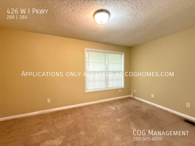 Foto del edificio - 426 WI Pkwy