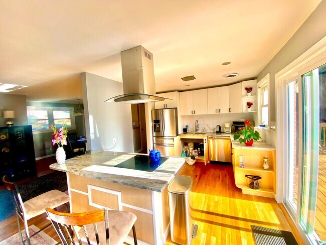 Building Photo - 225 Panorama Dr