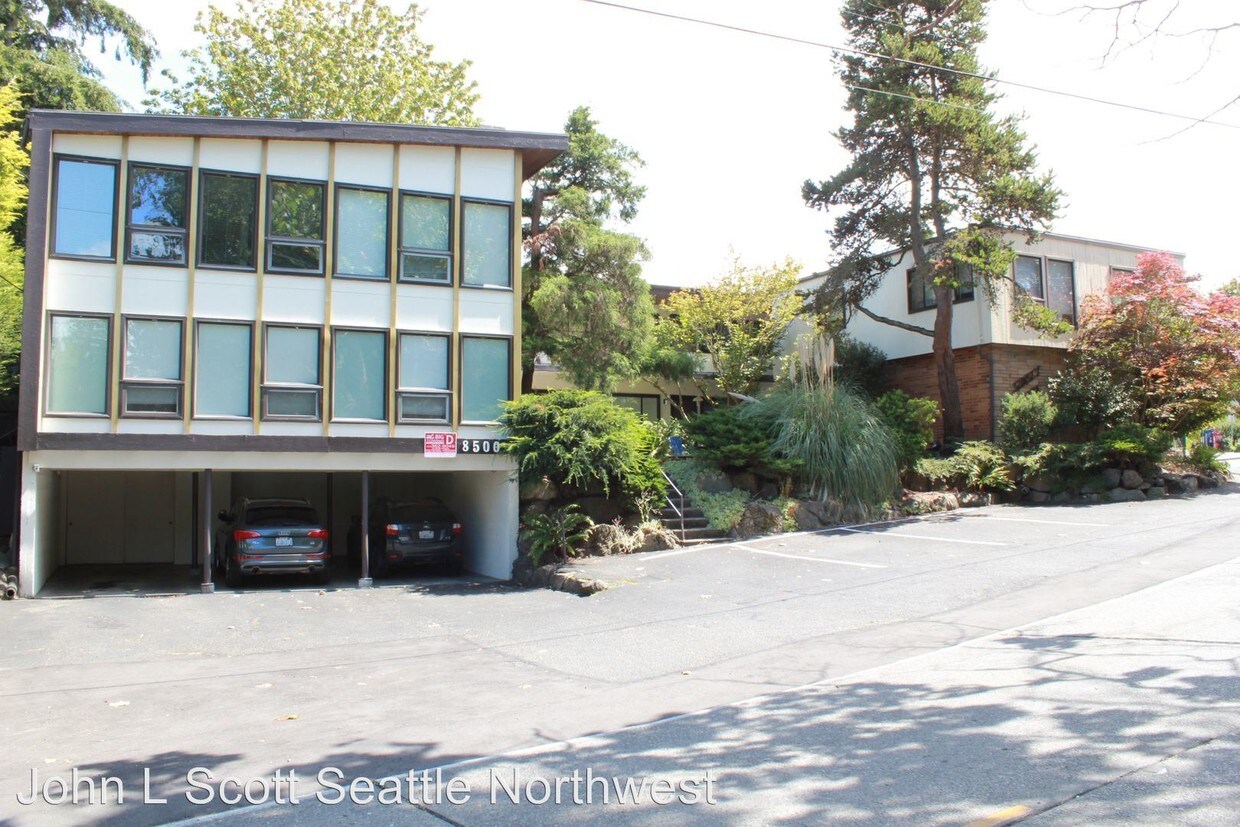 Primary Photo - 8500 32nd Ave NW