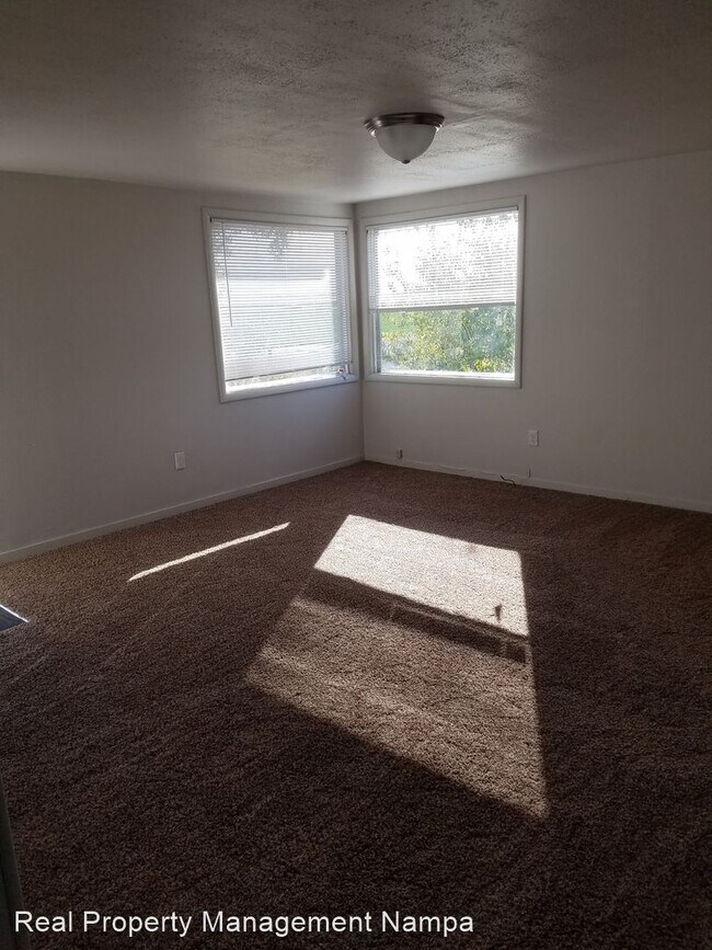 Building Photo - 2 br, 1 bath House - 6620 Warren Spur Rd