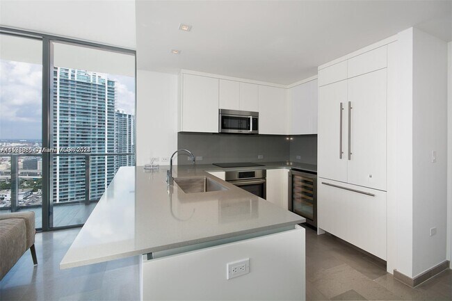 Foto del edificio - 88 SW 7th St