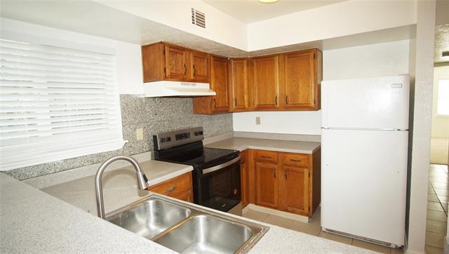 Building Photo - 2428 Sunflower Dr