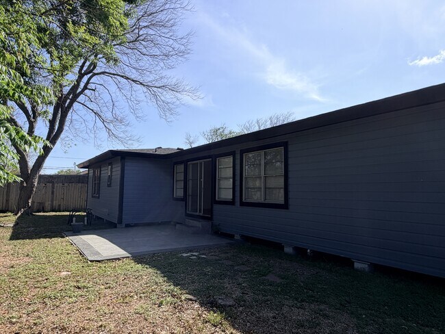 Foto del edificio - 914 Belmeade Dr