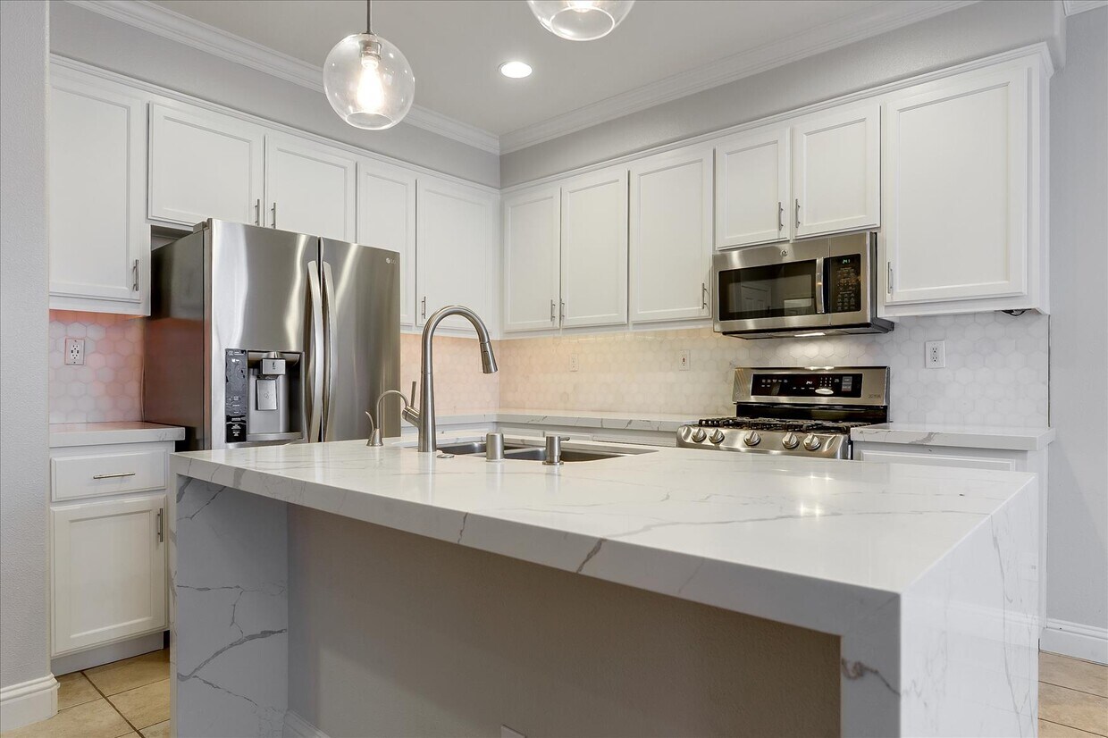 Foto principal - 946 Mouton Cir