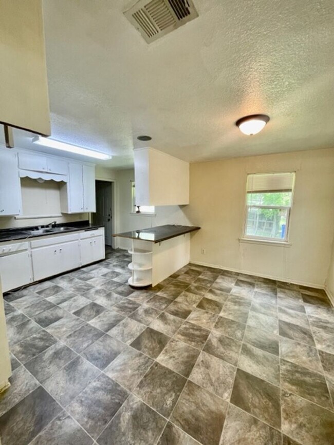 Foto del edificio - 2605 Speight Ave