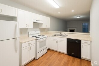 Building Photo - 557 Eastdale Rd S