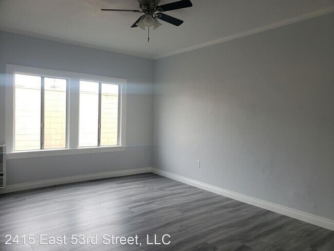 Foto del edificio - 2415 E 53rd St