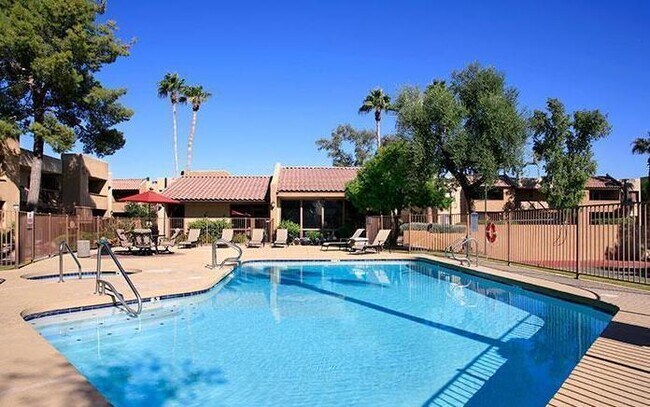 Foto del edificio - 5877 N Granite Reef Rd