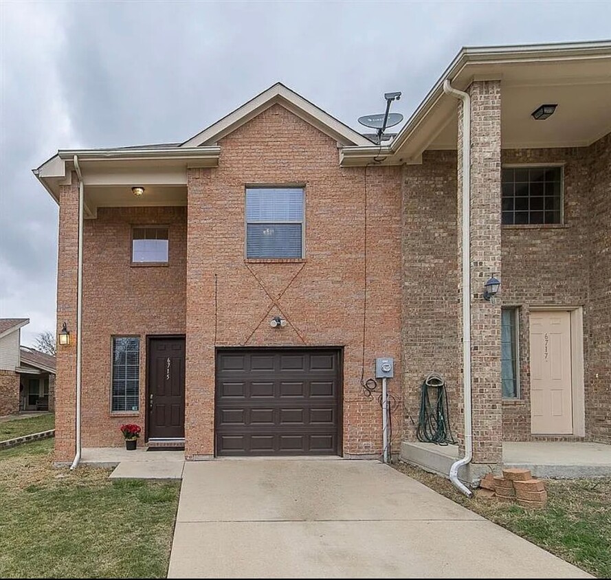 3BR/3BA Townhome in Rowlett - 3BR/3BA  Townhome in Rowlett