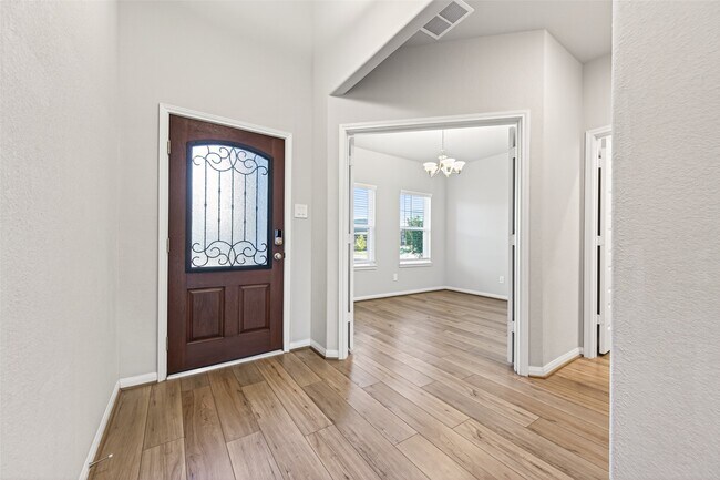 Building Photo - 1322 Eagle Pass Dr