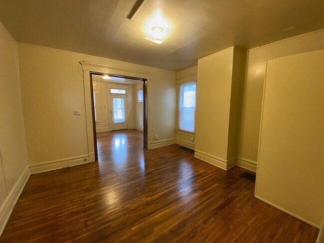 Building Photo - 77 Frambes Ave