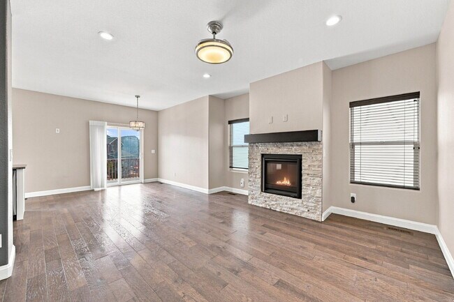 Foto del edificio - $2,745.95, 4 bed, 3.5 bath, located in Colorado Springs with Central AC