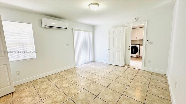 Foto del edificio - 531 SW 38th Terrace