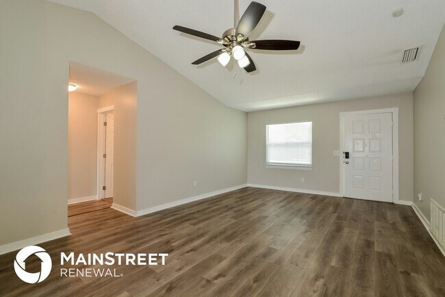 Building Photo - 956 Sunshine Way SW