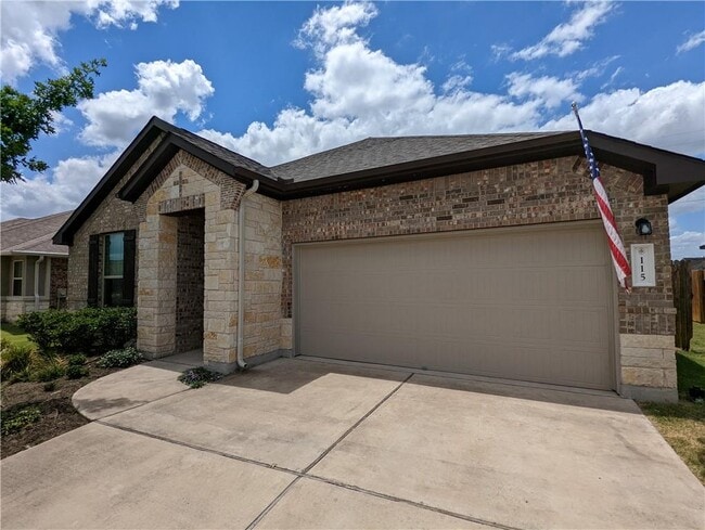 Building Photo - 115 Headwaters Dr
