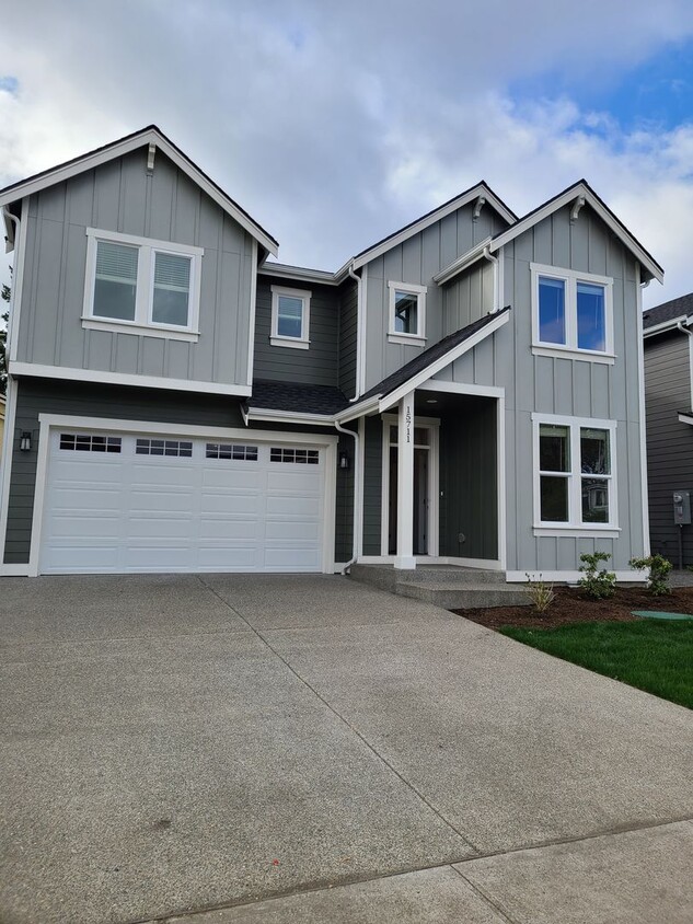 Foto principal - Yelm Creek Estates, 4 Bedroom, 2.75 Bathro...