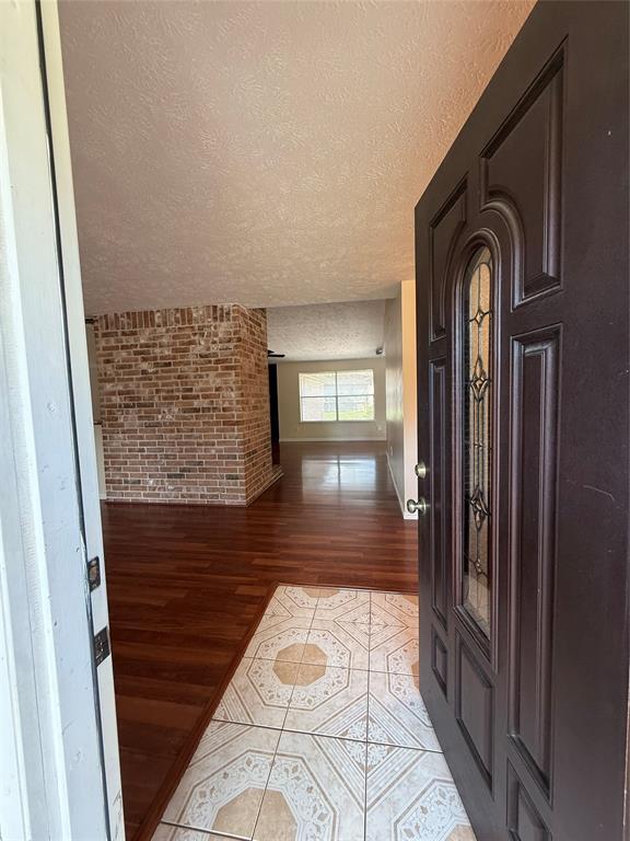 Building Photo - 3031 Green Fields Dr