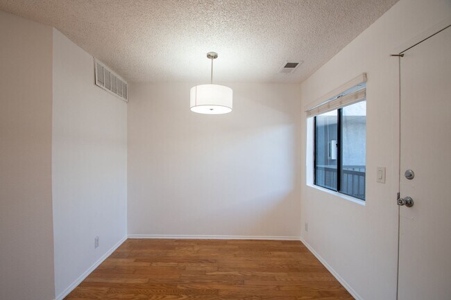 Foto del edificio - 12249 Oxnard St