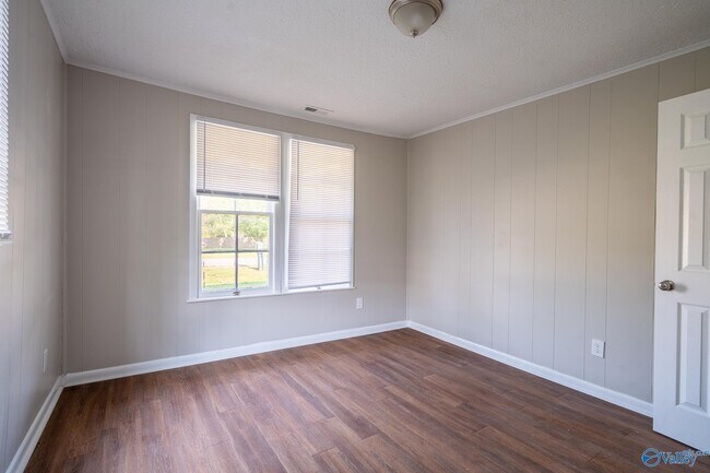 Foto del edificio - 2208 Old Gurley Pike