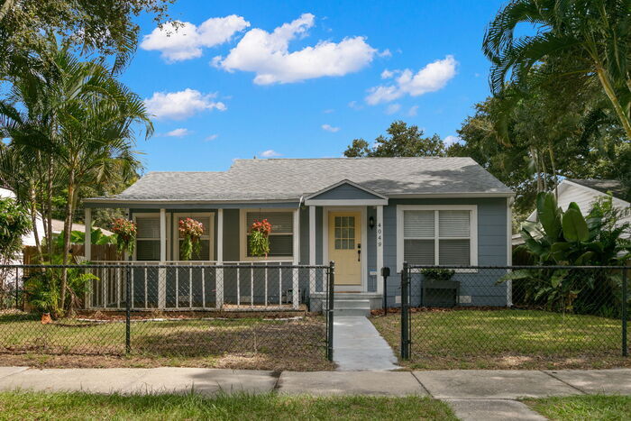 Primary Photo - FULLY FENCED Home For Rent in St Petersburg!