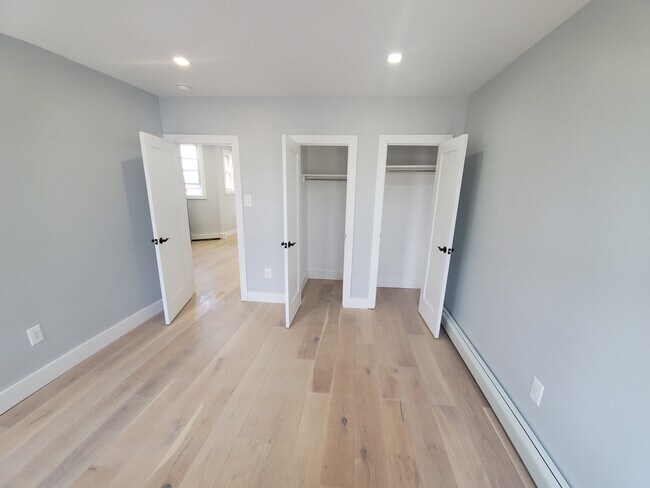 Building Photo - 325 Avenue E