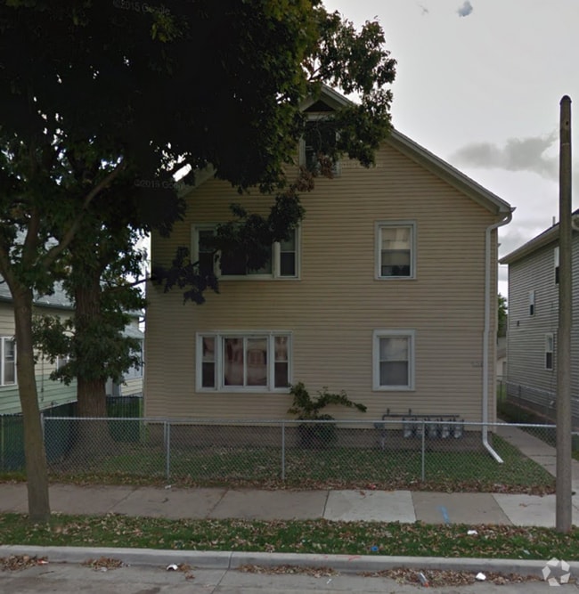 Building Photo - 3266 N 3rd St