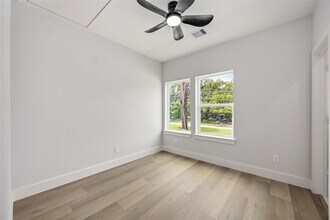 Building Photo - 7611 Lawn St