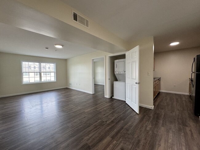 Elliott Style 2BR/2BA - Redstone Apartments