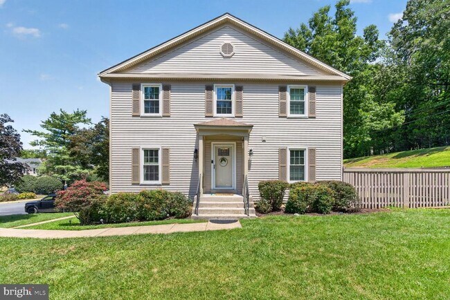 Foto del edificio - 7331 Rolling Oak Ln