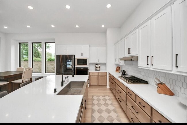 Building Photo - 3927 Shackleton Ct