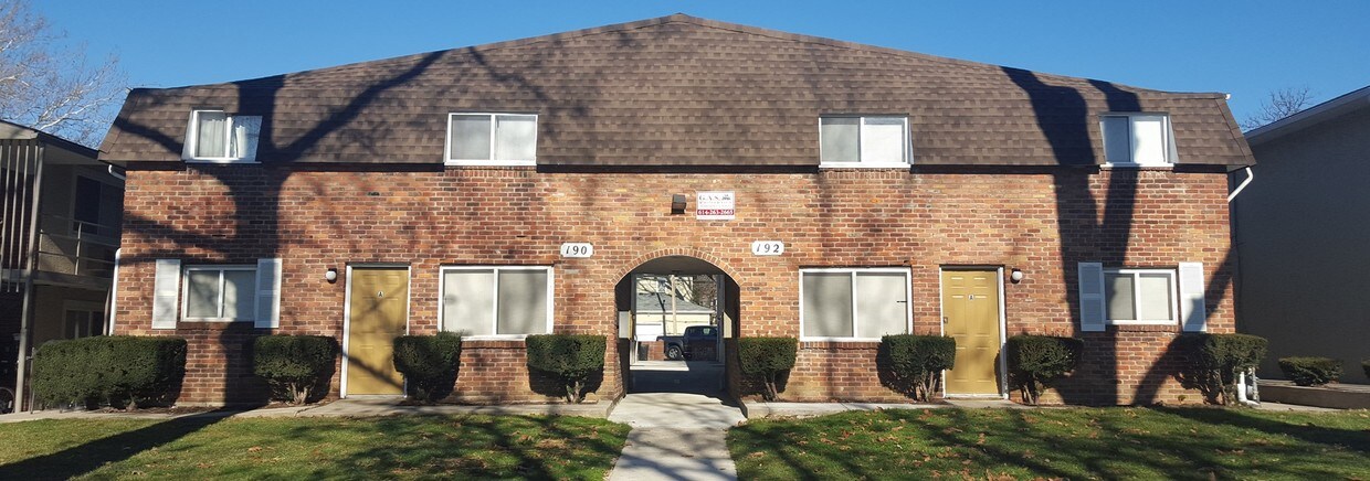 Foto principal - 190 E Norwich Ave