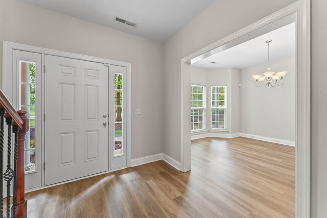 Building Photo - Updated 2BR Townhome with Dual Primary Suites & Walk-In Closets!