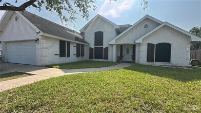 Building Photo - 206 Austin St