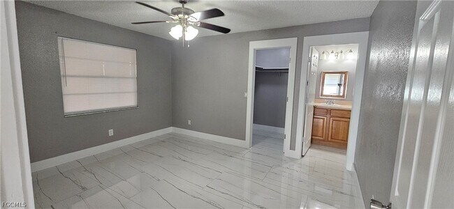 Foto del edificio - 606 SE 13th Ct