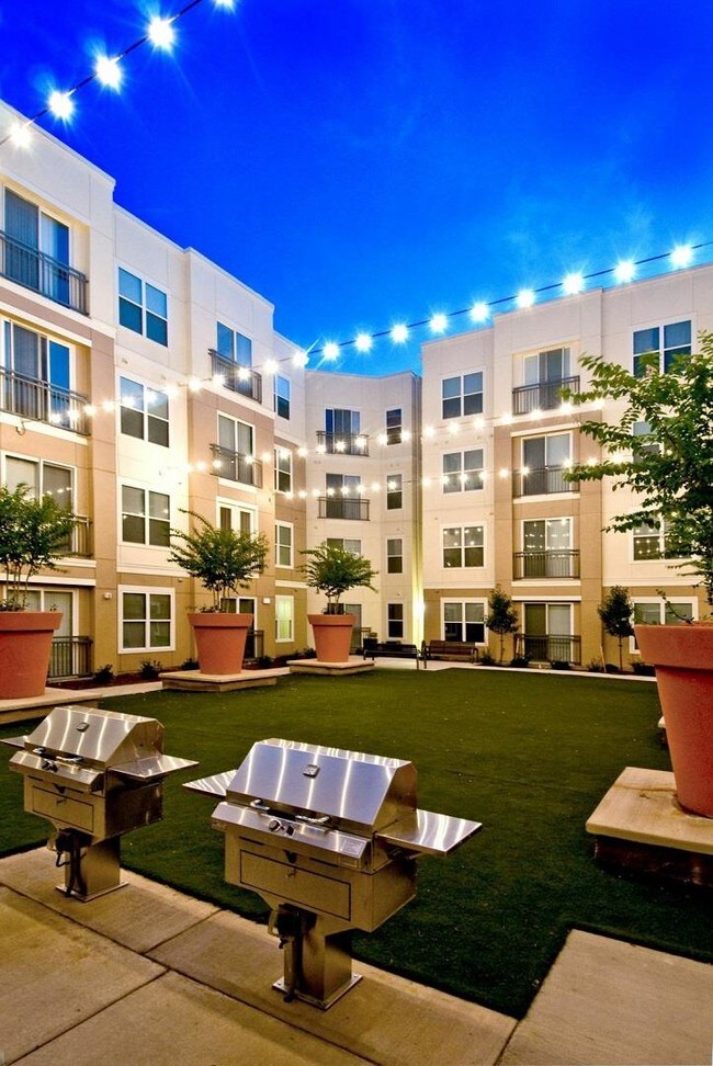 The District (off Campus Housing) Rentals Norfolk, VA