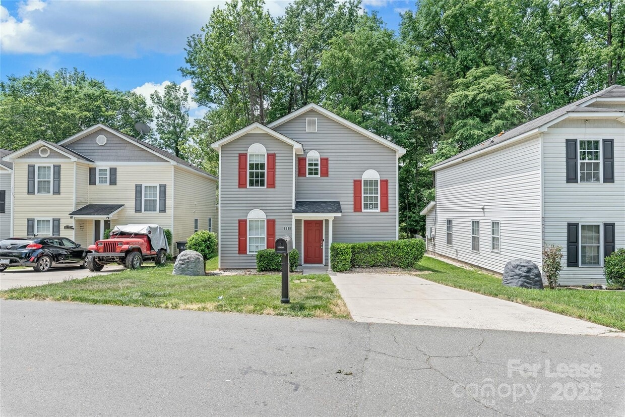 Primary Photo - 8818 Sharonbrook Dr