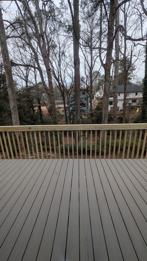 Foto del edificio - 1102 Rogeretta Dr NE