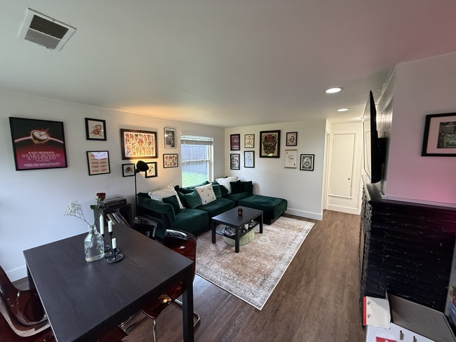 living room - 814 N 105th St