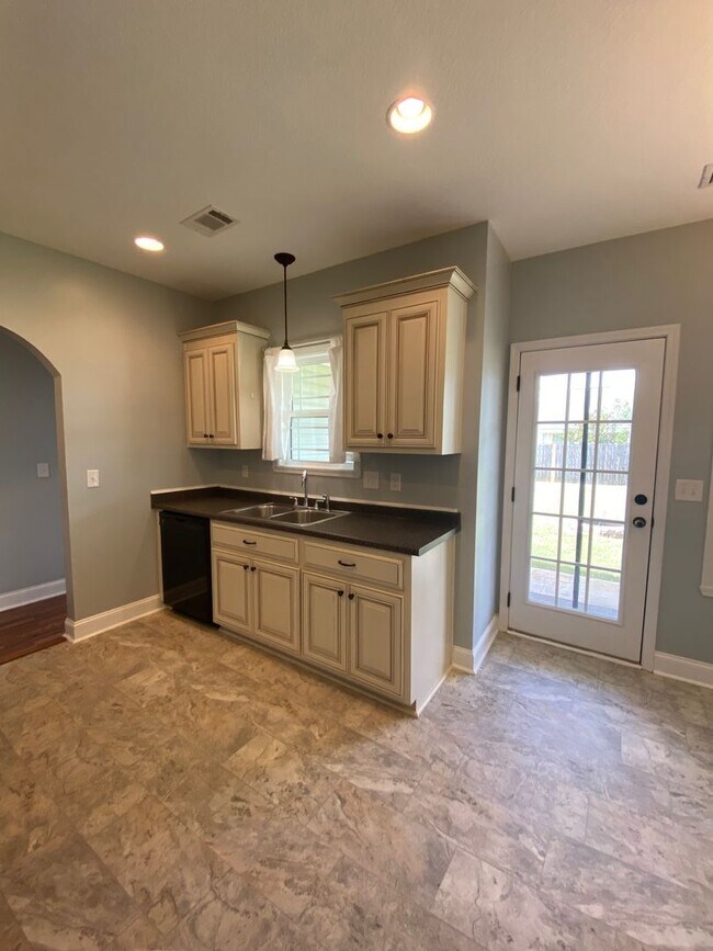 Foto del edificio - Adorable 3 bed/2 bath home! Great location!
