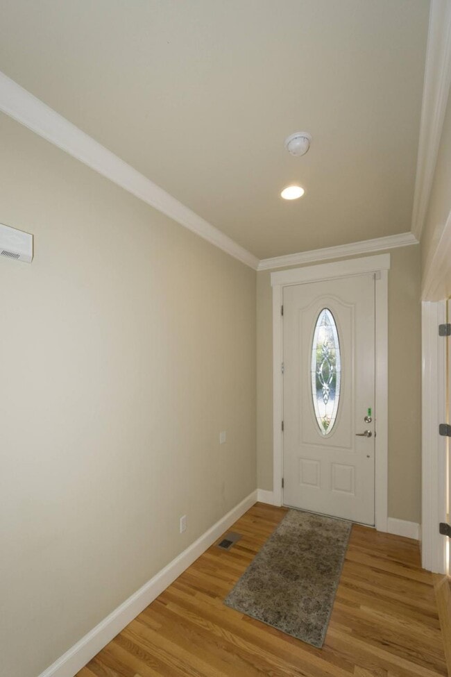 Building Photo - 4 bedroom in Newcastle WA 98059